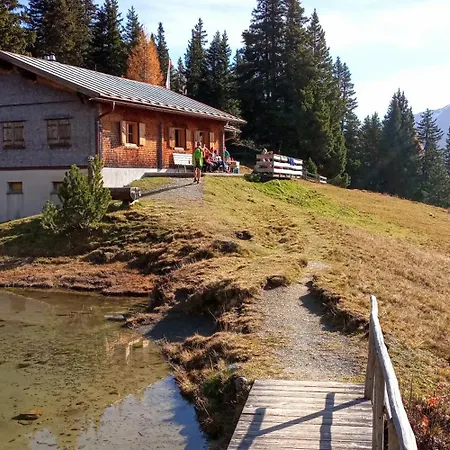 Arlberghaus Rocks *