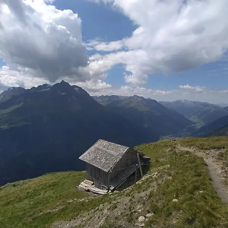 Arlberghaus Rocks Holiday home Flirsch